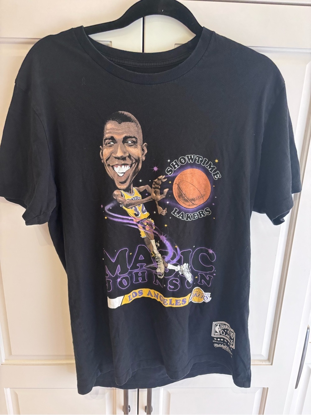 Mitchell & Ness Black and White Hardwood Classics T-Shirt Magic Johnson medium